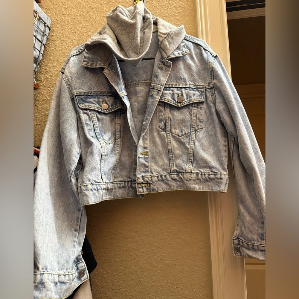 Boutique Women's Light Blue Denim Jacket